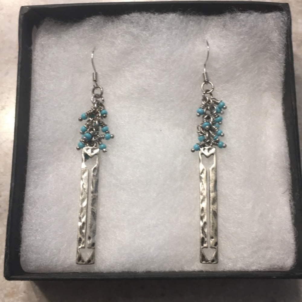 NEW! Arrow silver earrings